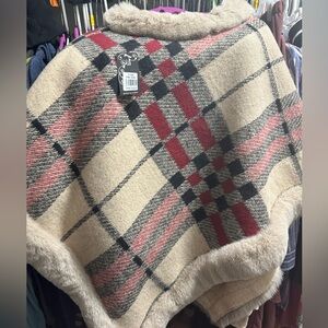 Women winter shaw! Beautiful, ,warm and coszy.